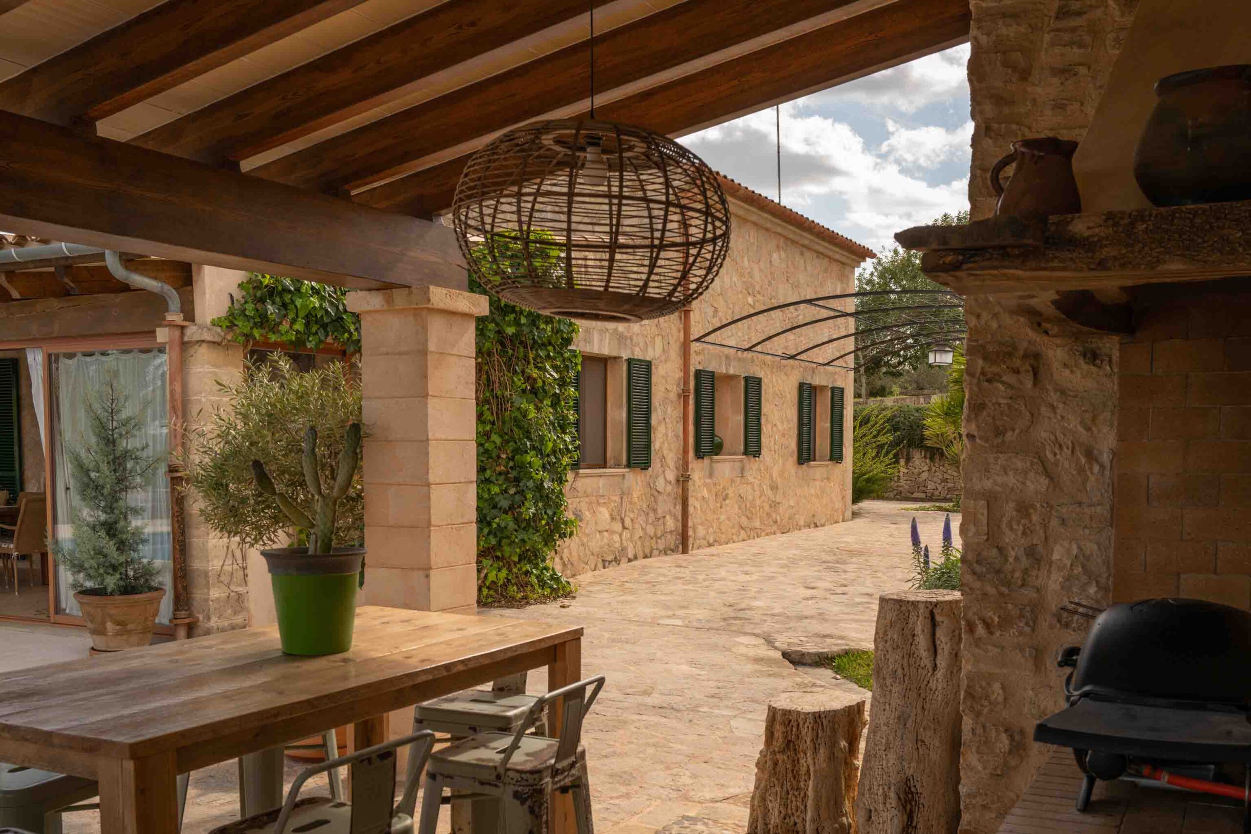 Your_Finca_Mallorca_rustig_gelegen_vakantiehuis_zwembad_prachtig_uitzicht_petra_finca_bon_any_10_web