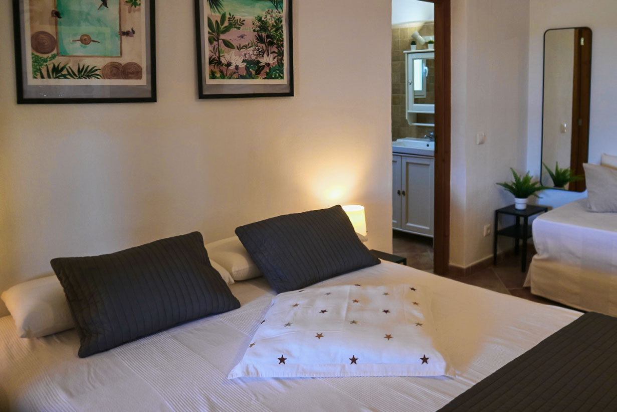 Your_Finca_Mallorca_vakantiehuis_voor_twee_personen_zwembad_ses_salines_sa_vela_11_web