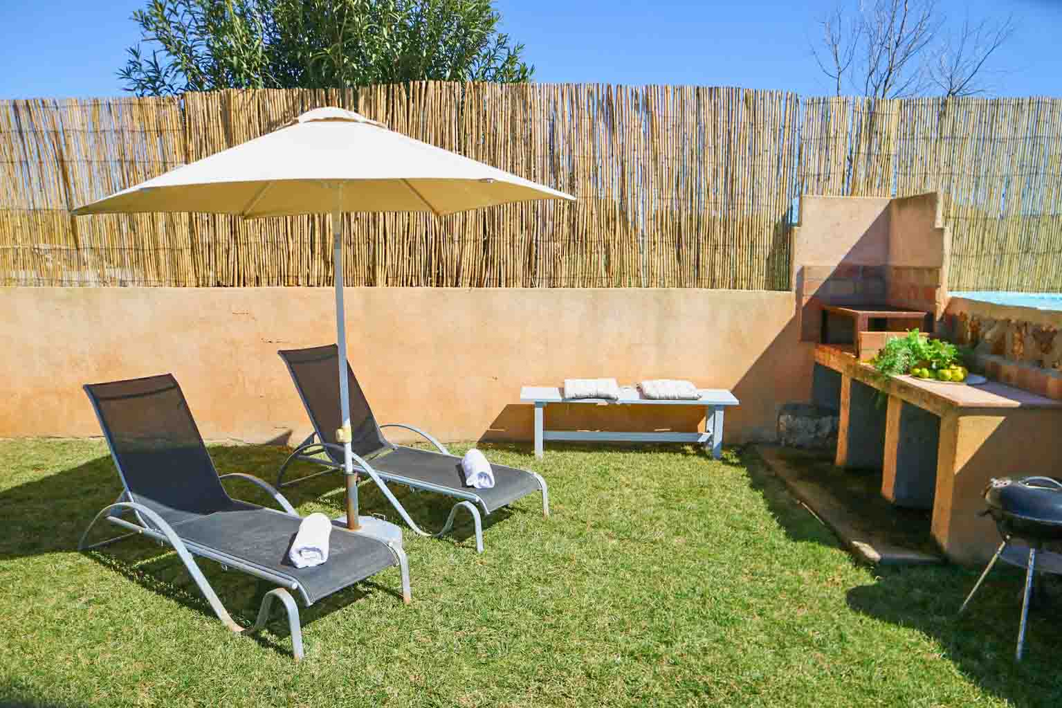 Your_Finca_Mallorca_vakantiehuis_voor_twee_personen_zwembad_ses_salines_sa_vela_20_web