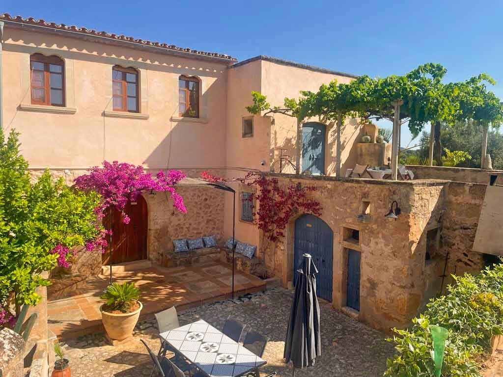 Your_Finca_Mallorca_vakantiehuis_zwembad_huisdiervriendelijk_zuiden_can_ballester_SEQUENCE_16_web