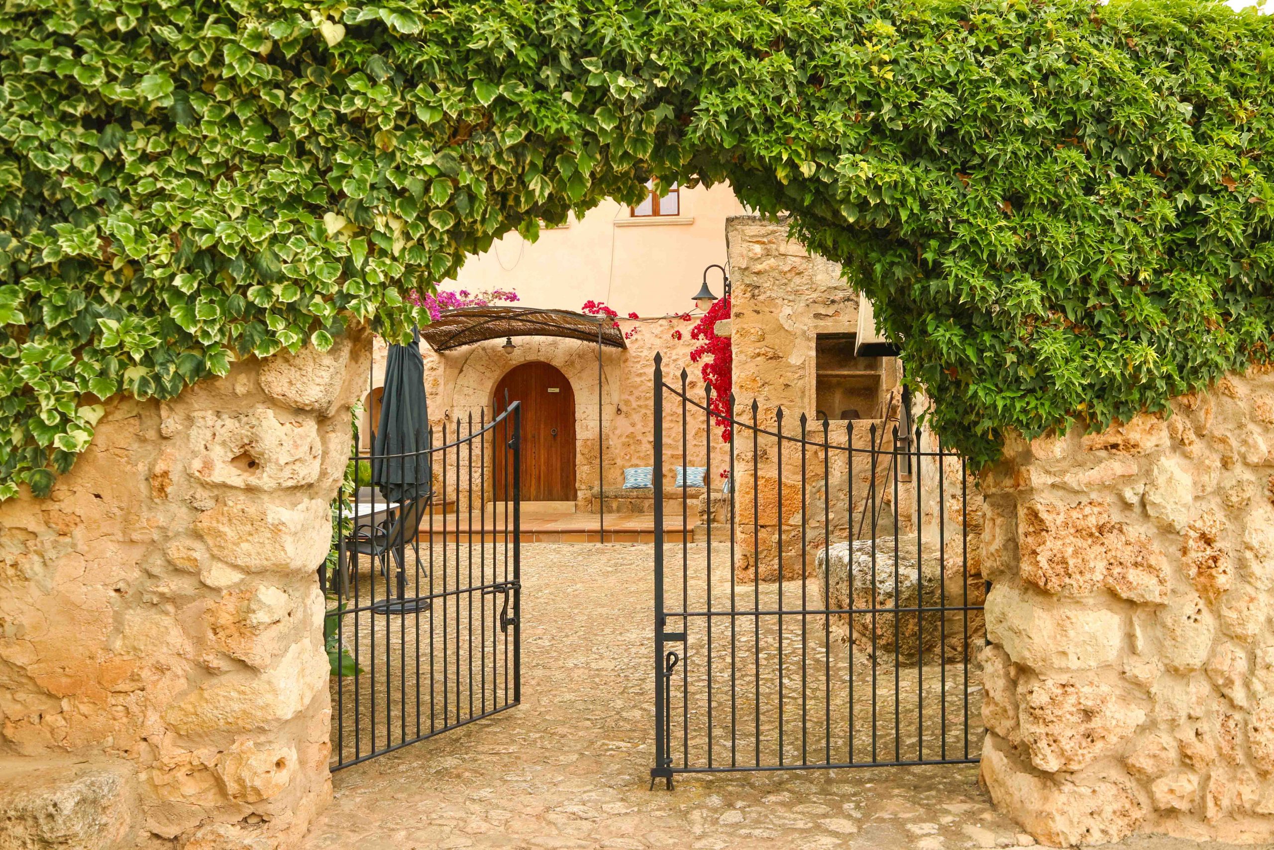 Your_Finca_Mallorca_vakantiehuis_zwembad_huisdiervriendelijk_zuiden_can_ballester_SEQUENCE_19_web