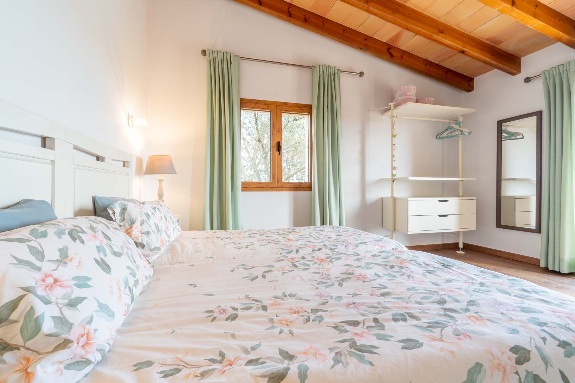 Your_Finca_Mallorca_modern_ingerichte_vakantiewoning_zwembad_ses_salines_Can_Xesquet14_web