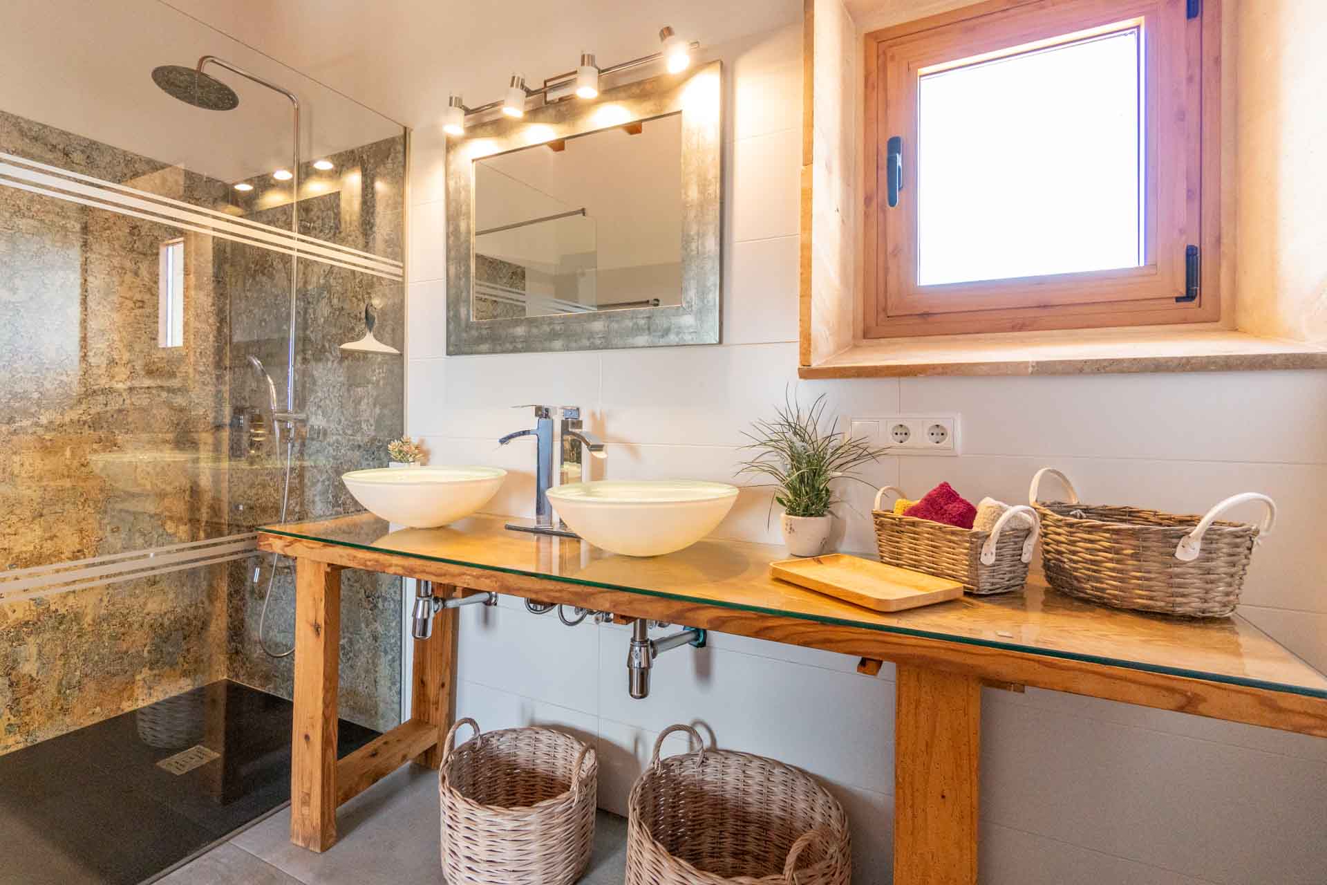 Your_Finca_Mallorca_modern_ingerichte_vakantiewoning_zwembad_ses_salines_Can_Xesquet16_web