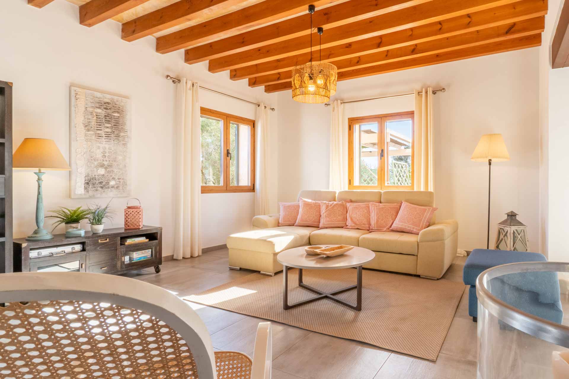 Your_Finca_Mallorca_modern_ingerichte_vakantiewoning_zwembad_ses_salines_Can_Xesquet25_web