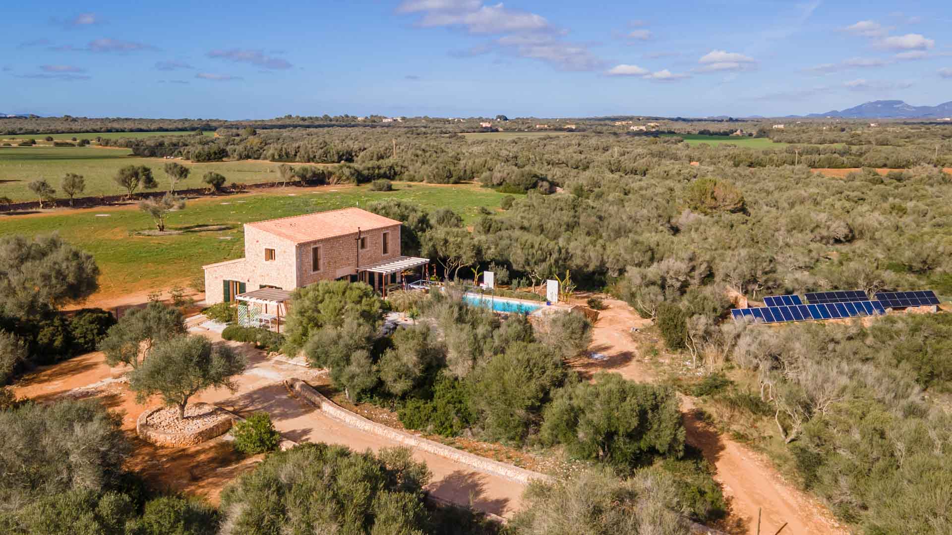 Your_Finca_Mallorca_modern_ingerichte_vakantiewoning_zwembad_ses_salines_Can_Xesquet28_web
