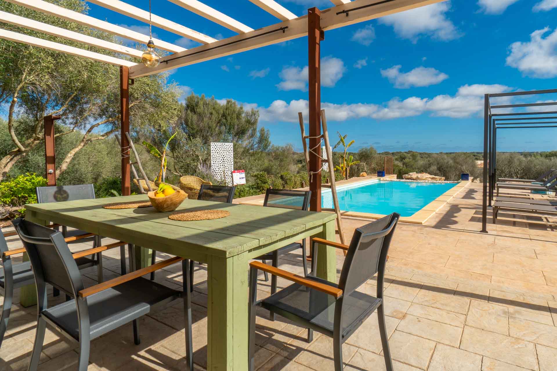Your_Finca_Mallorca_modern_ingerichte_vakantiewoning_zwembad_ses_salines_Can_Xesquet3_web