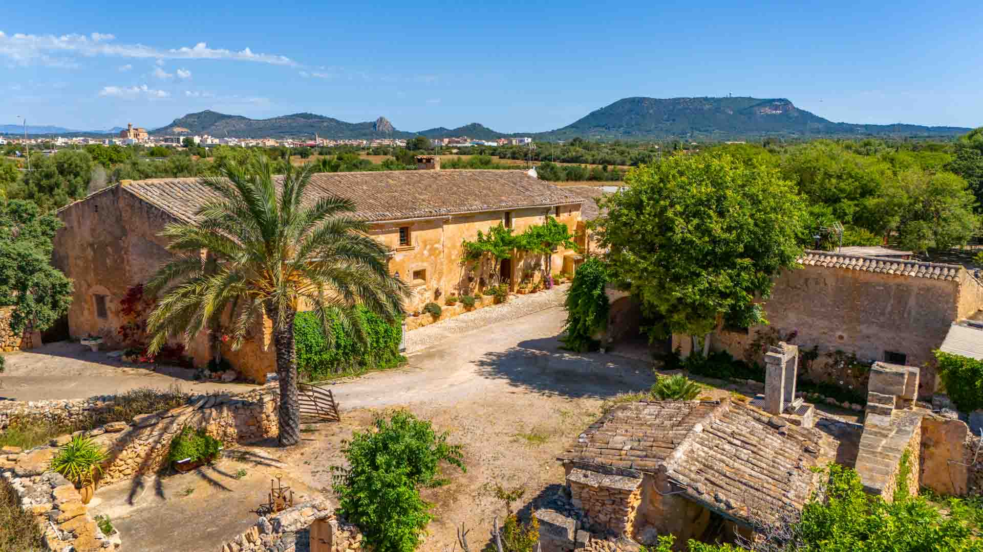 Your_Finca_Mallorca_authentieke_villa_met_privezwembad_nabij_llucmajor_en_de_stranden_van_mallorca_son-caldes-12_web