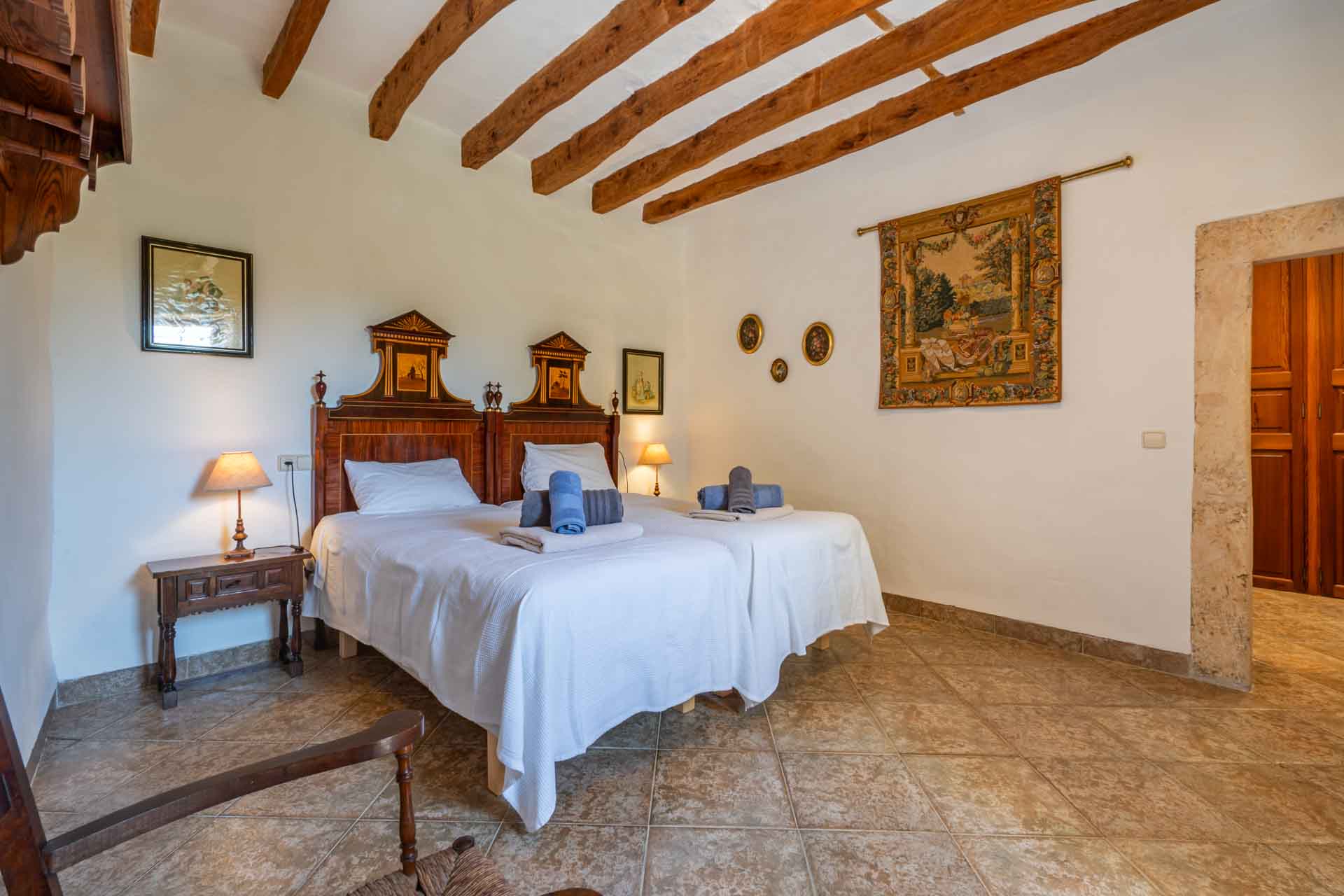 Your_Finca_Mallorca_authentieke_villa_met_privezwembad_nabij_llucmajor_en_de_stranden_van_mallorca_son-caldes-17_web