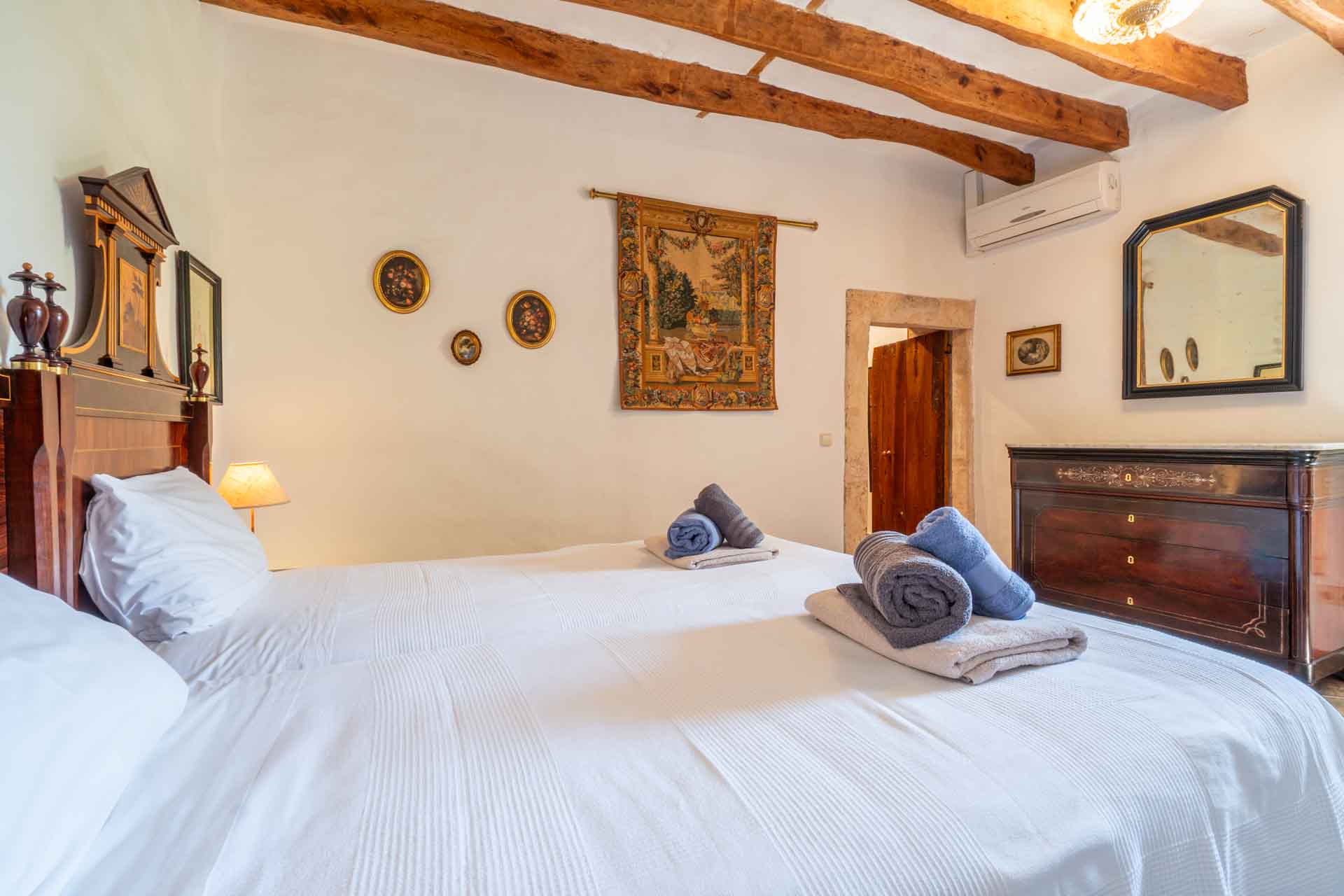 Your_Finca_Mallorca_authentieke_villa_met_privezwembad_nabij_llucmajor_en_de_stranden_van_mallorca_son-caldes-18_web