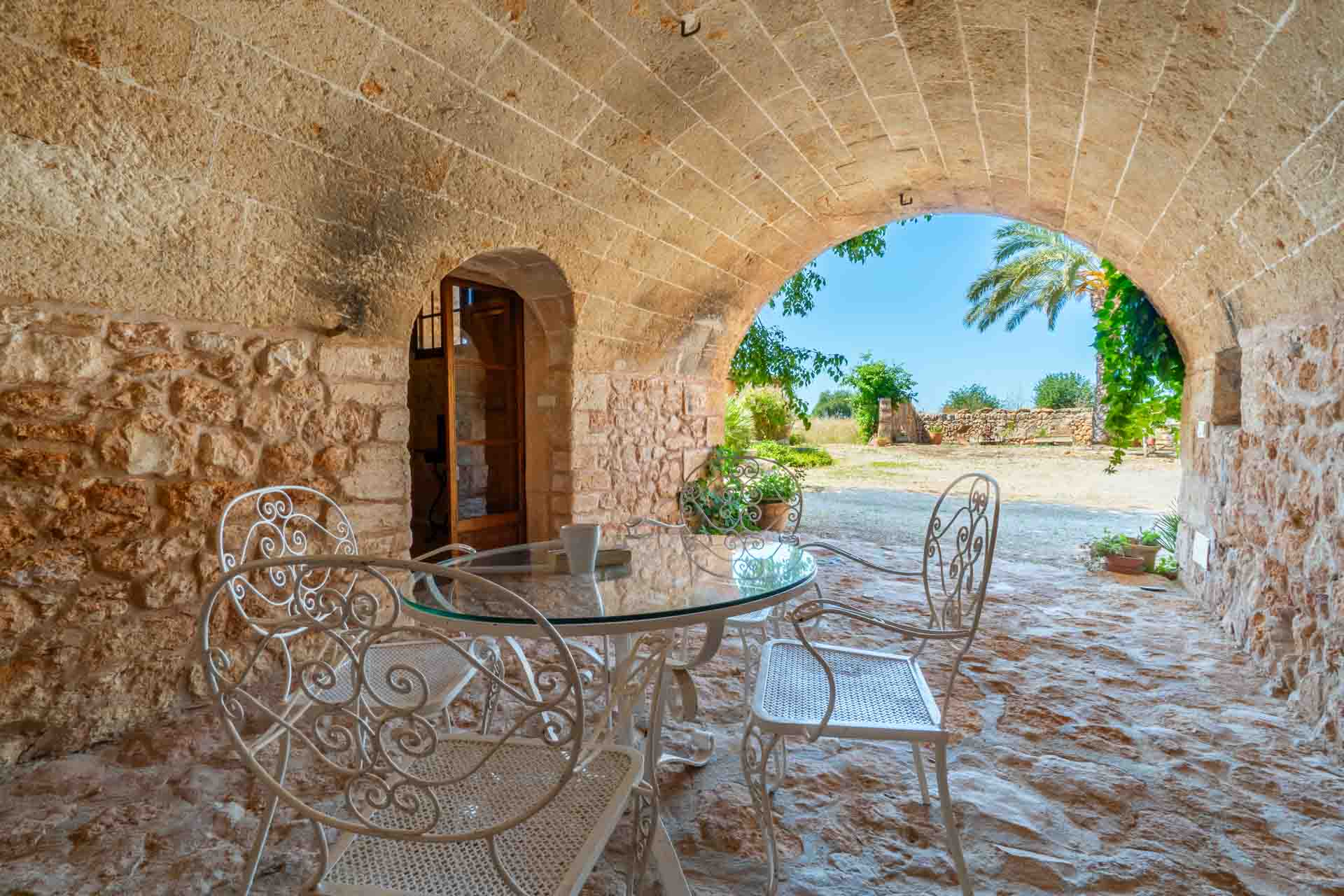 Your_Finca_Mallorca_authentieke_villa_met_privezwembad_nabij_llucmajor_en_de_stranden_van_mallorca_son-caldes-26_web