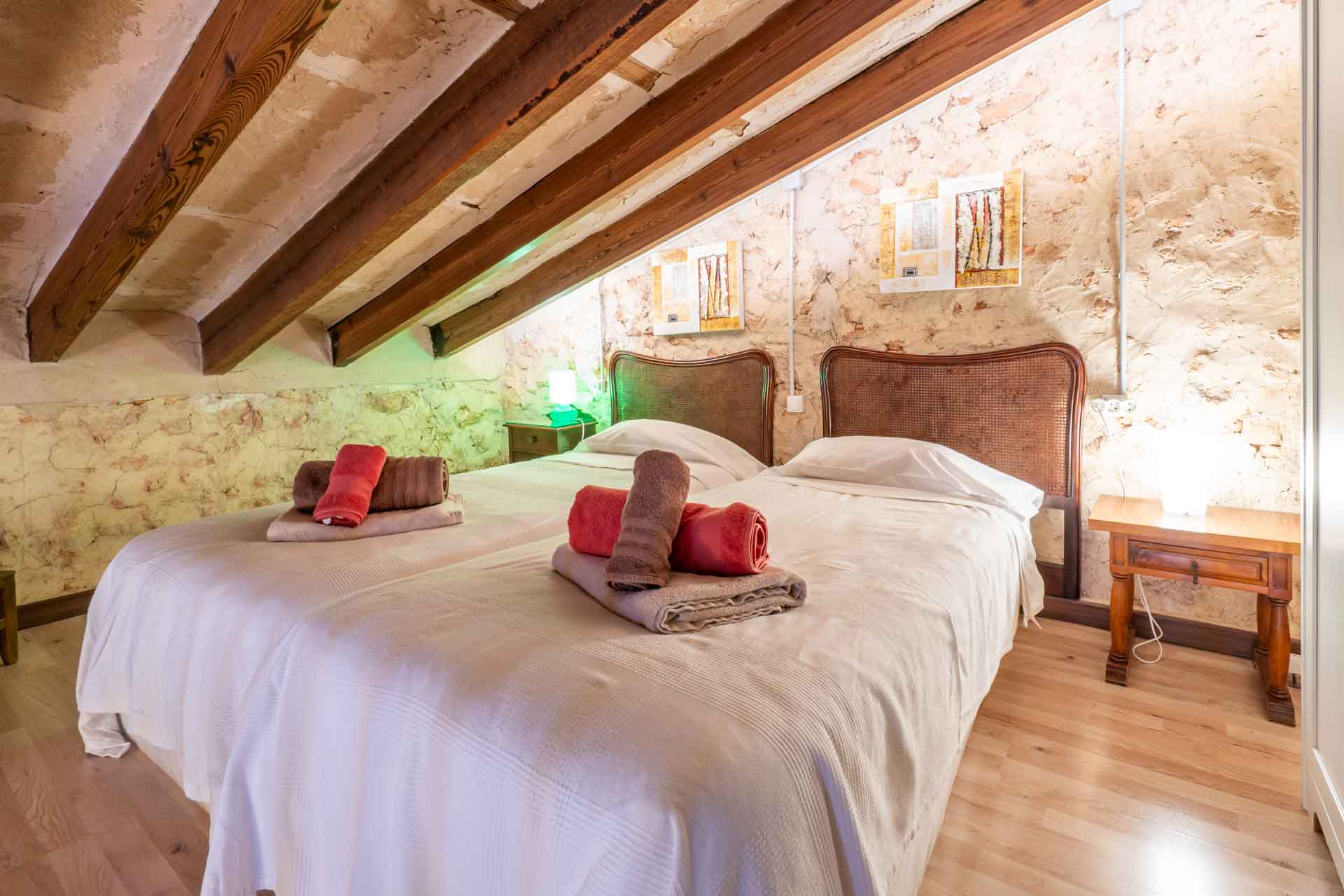 Your_Finca_Mallorca_authentieke_villa_met_privezwembad_nabij_llucmajor_en_de_stranden_van_mallorca_son-caldes-30_web