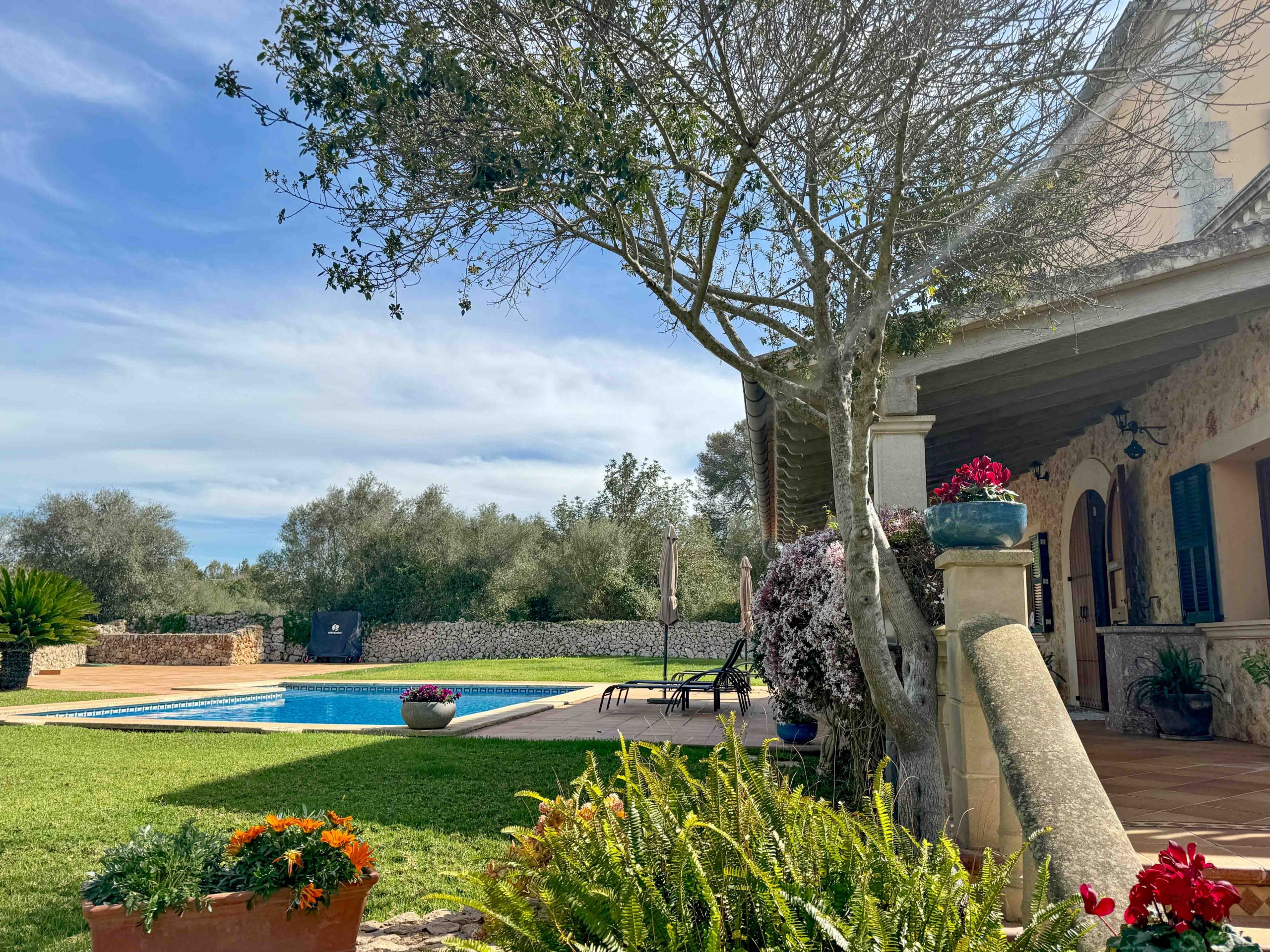 Your_Finca_Mallorca_moderne_villa_met_zwembad_en_grote_tuin_in_lloret_de_vistalegre_son_bielo_14_web