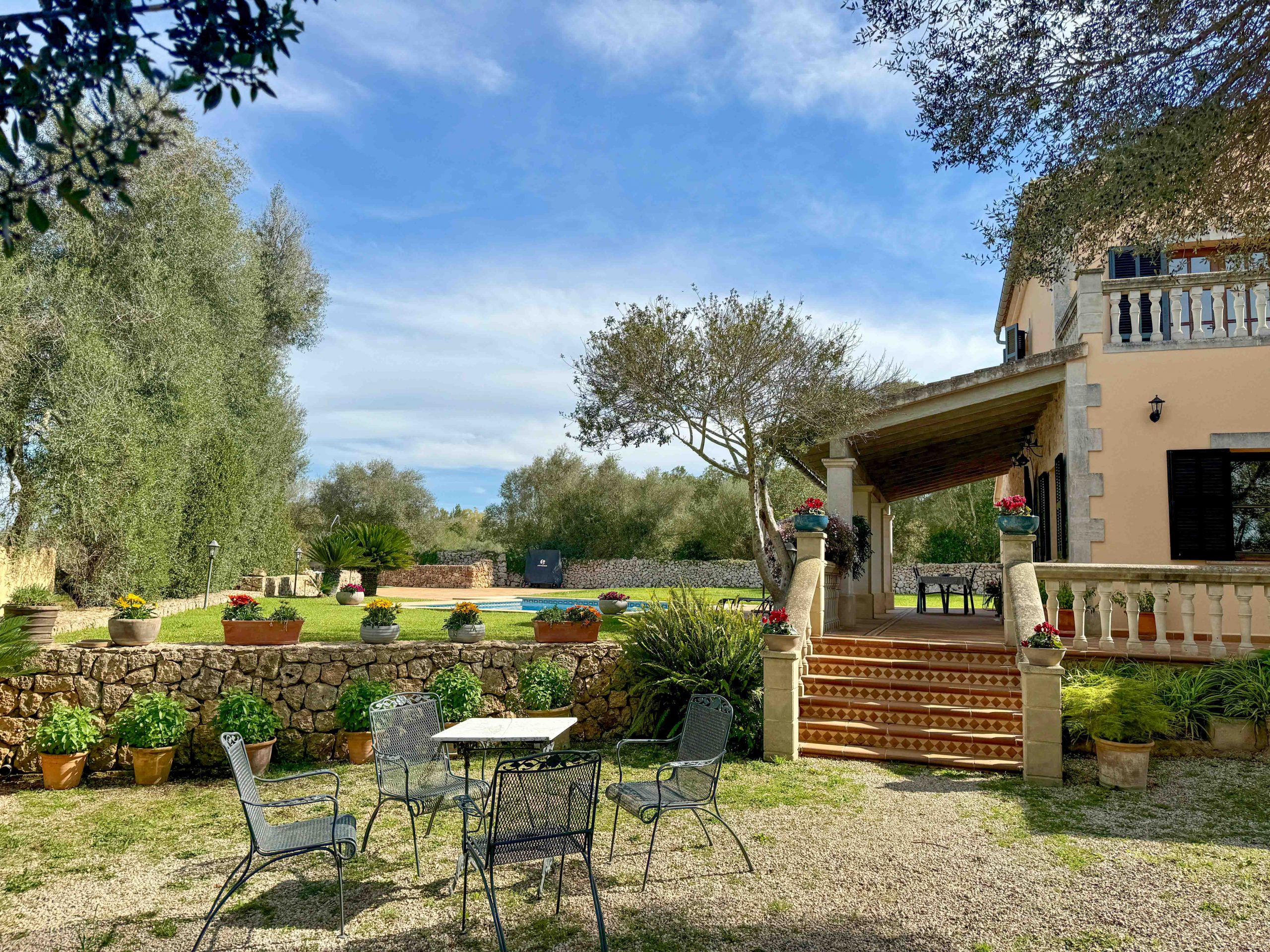 Your_Finca_Mallorca_moderne_villa_met_zwembad_en_grote_tuin_in_lloret_de_vistalegre_son_bielo_15_web