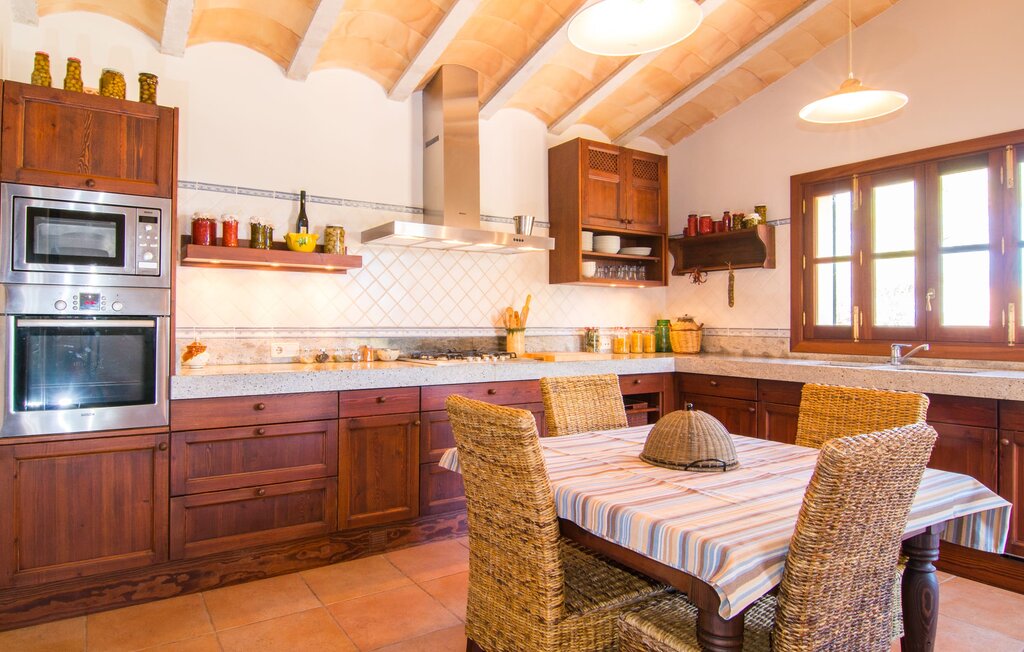 Your_Finca_Mallorca_moderne_villa_met_zwembad_en_grote_tuin_in_lloret_de_vistalegre_son_bielo_21_web