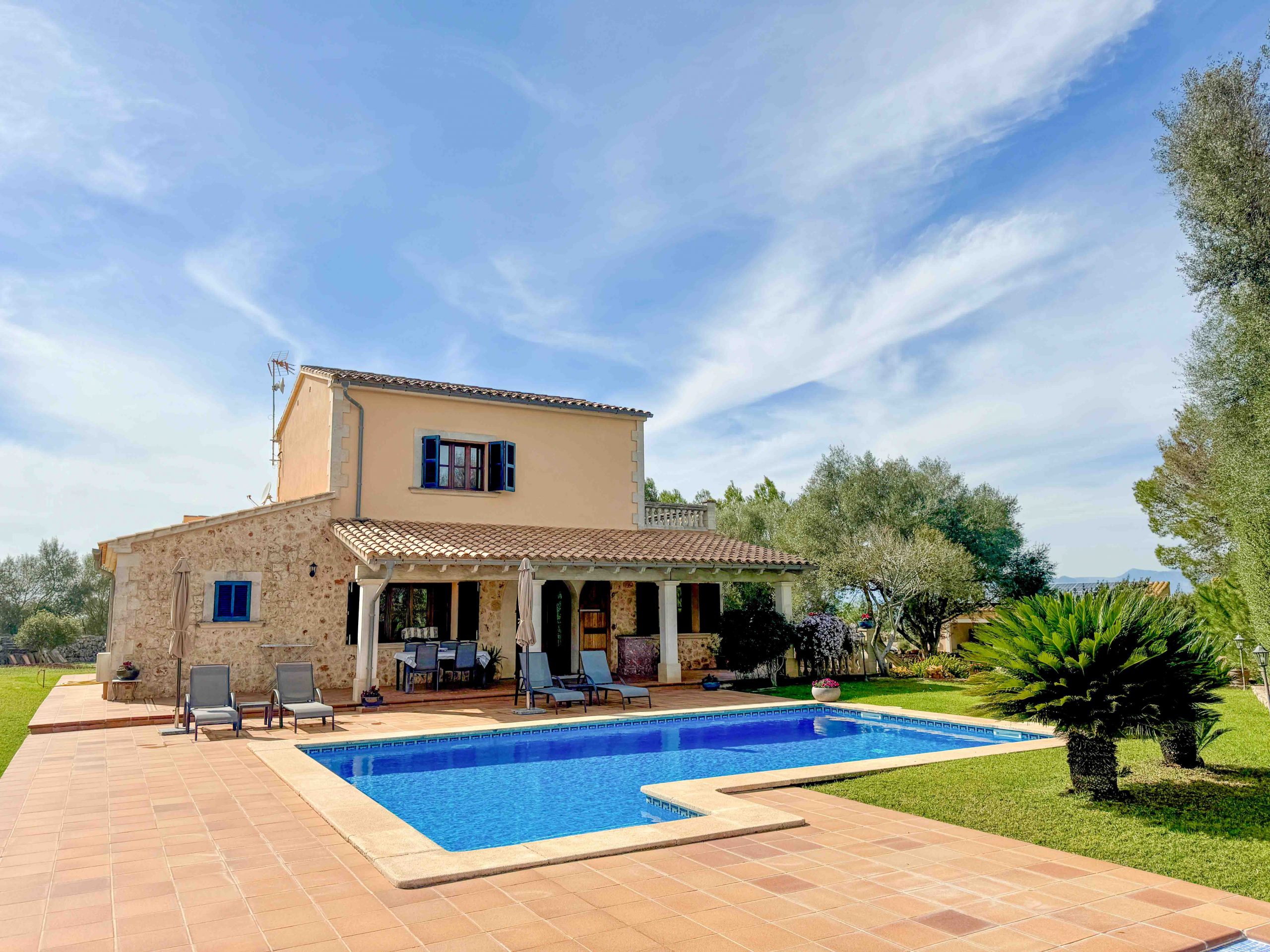 Your_Finca_Mallorca_moderne_villa_met_zwembad_en_grote_tuin_in_lloret_de_vistalegre_son_bielo_8_web