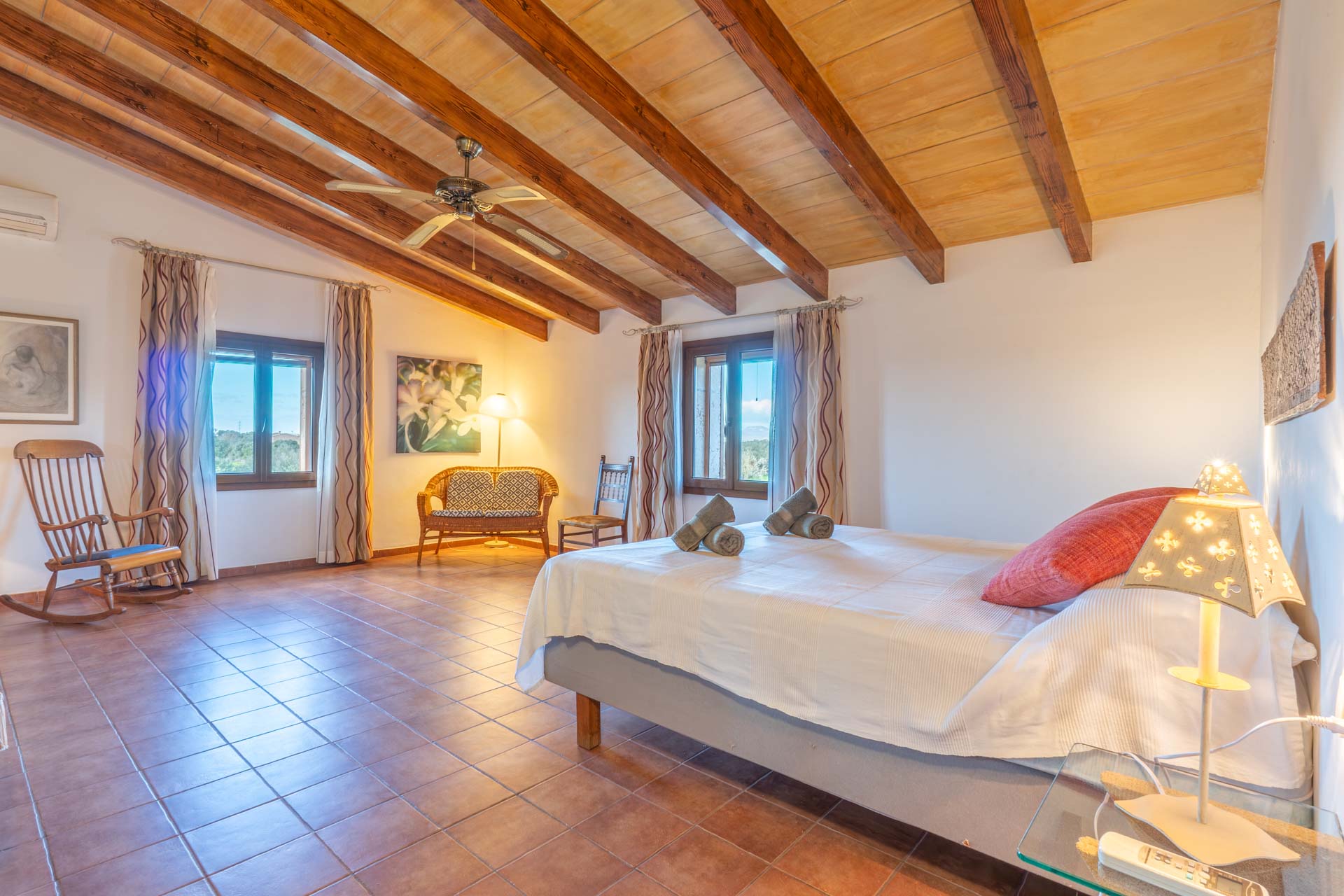 Your_Finca_Mallorca_Riant_landhuis_op_Mallorca_met_privézwembad_in_rustige_natuuromgeving_Can_Mayol_19_web