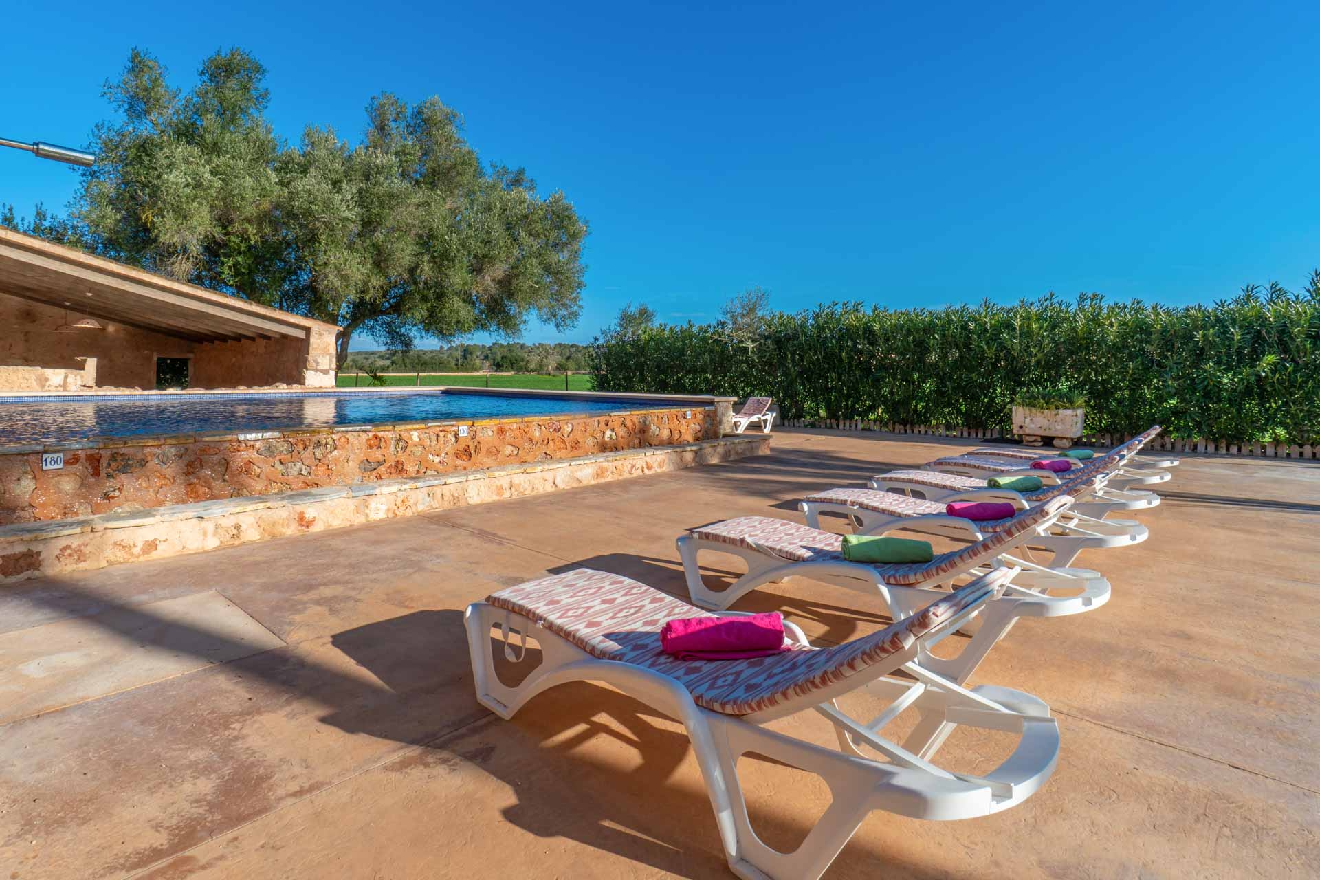 Your_Finca_Mallorca_Riant_landhuis_op_Mallorca_met_privézwembad_in_rustige_natuuromgeving_Can_Mayol_1_web